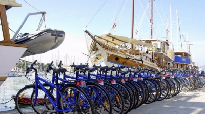 Inselhüpfen mit Velo und Schiff in Kroatien