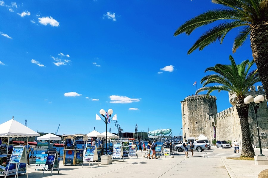 Baderoute T3 Inselhüpfen Kreuzfahrt ab Trogir mit MS Azimut****