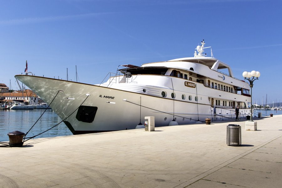 Vollcharter Deluxe Yacht Kreuzfahrt mit MY Il Mare für Ihre Gruppe