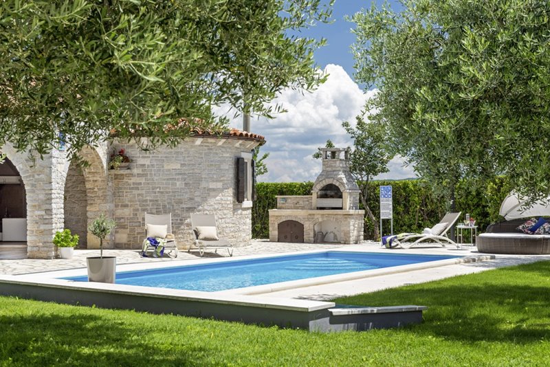 ferienhaus imit pool in kroatien