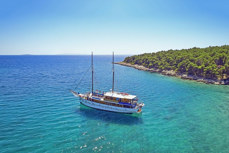 Vollcharter Motorsegler in Kroatien